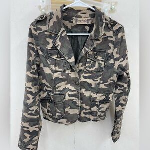 Freestyle Revolution Camouflage crop Jacket junior size large